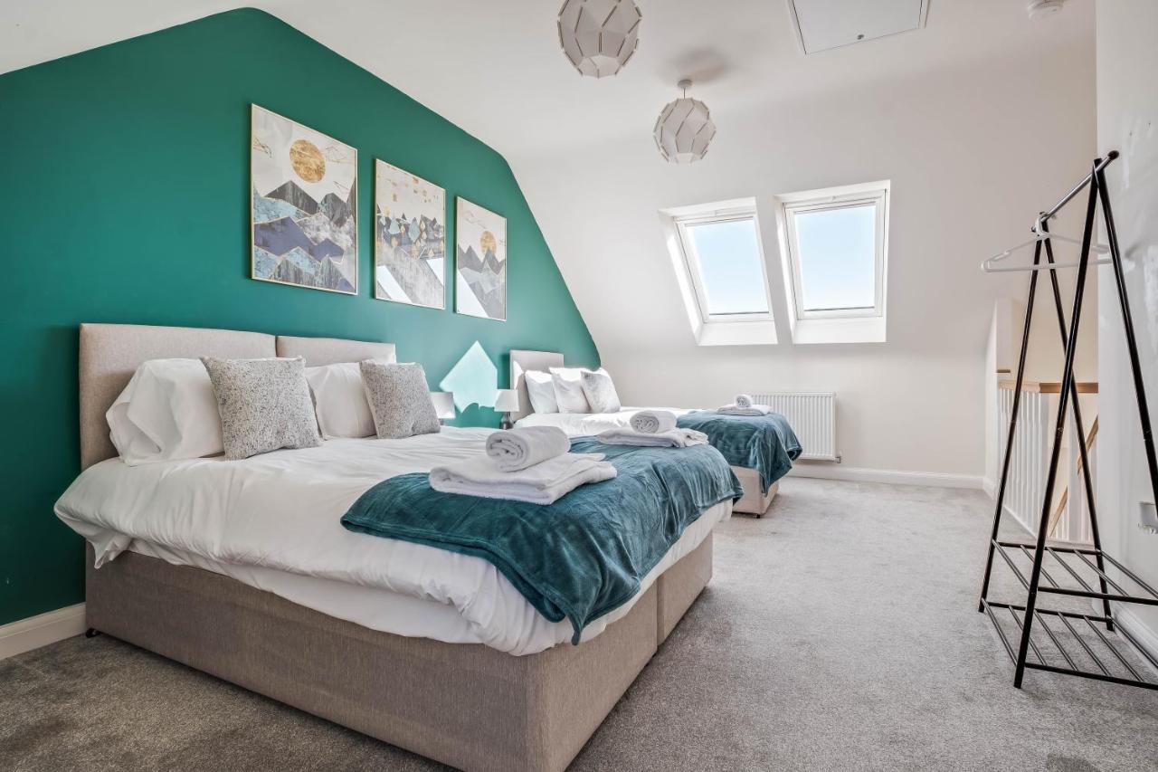 Beautiful And Comfortable Home Away From Home With Free Parking, Fast Wifi And White Crisp Hotel Standard Linen Hosted By Our Home Short Stays Northampton Eksteriør billede