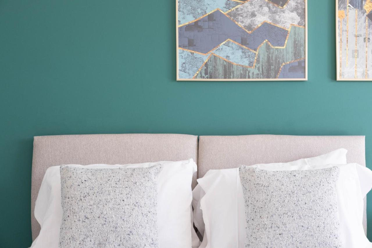 Beautiful And Comfortable Home Away From Home With Free Parking, Fast Wifi And White Crisp Hotel Standard Linen Hosted By Our Home Short Stays Northampton Eksteriør billede